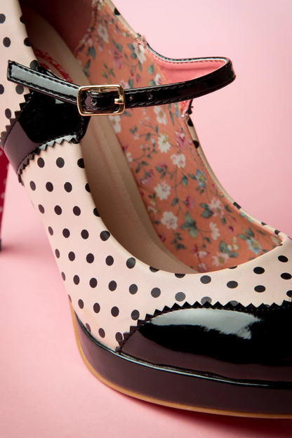 Retro Mary Jane Pumps