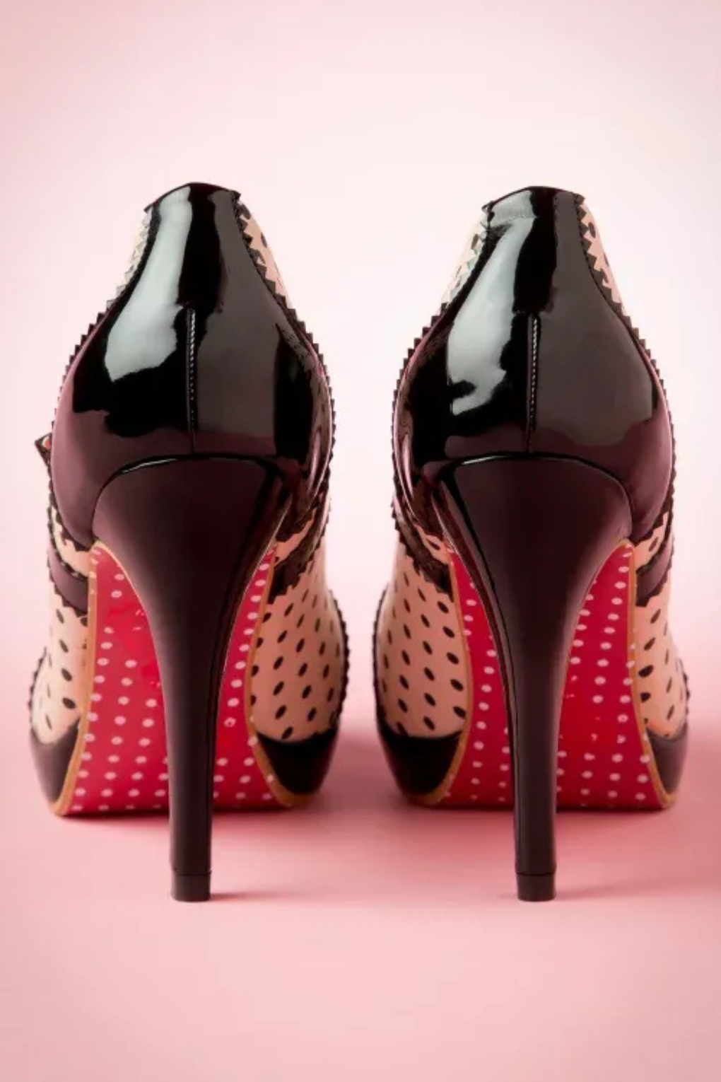 Retro Mary Jane Pumps