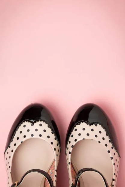Retro Mary Jane Pumps
